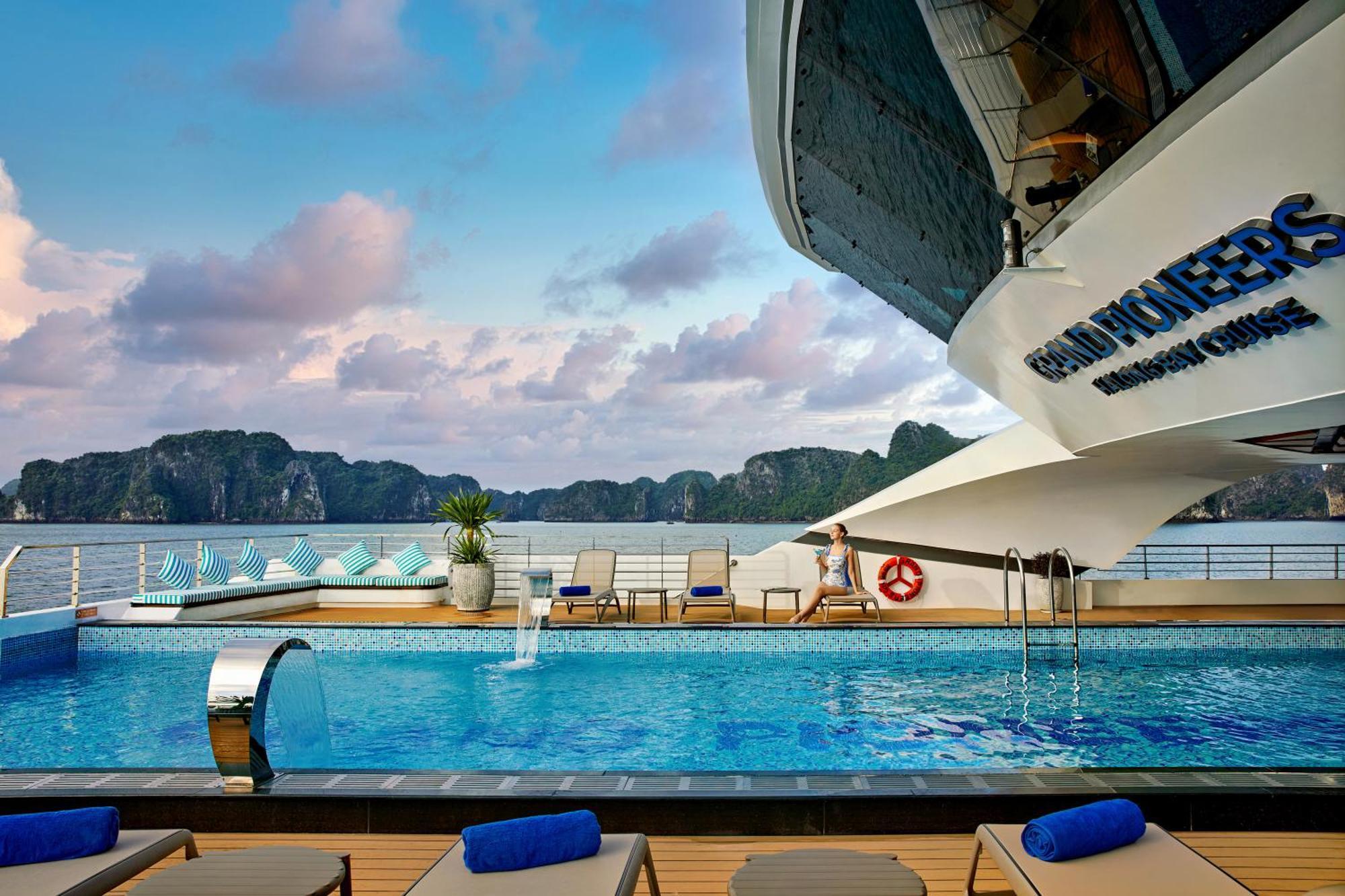 Отель Grand Pioneers Halong Bay Cruise 2 Халонг Экстерьер фото